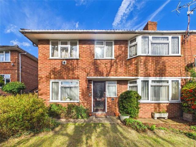 Maisonette for sale in Kings Langley, Dacorum