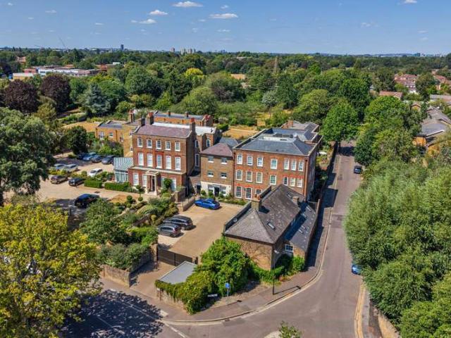 Maisonette for sale in Ham, Greater London