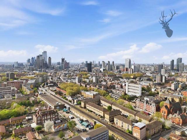 Maisonette for sale in Haggerston, Greater London