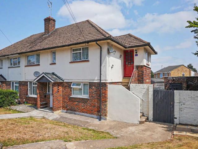 Maisonette for rent in Chatham