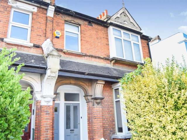 Maisonette for rent in London Borough of Merton, Collier's Wood