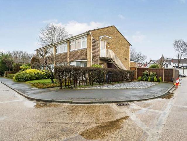 Maisonette for sale in Woking, Surrey