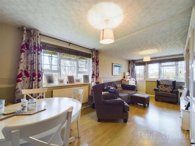 Maisonette for sale in London Borough of Croydon, Greater London