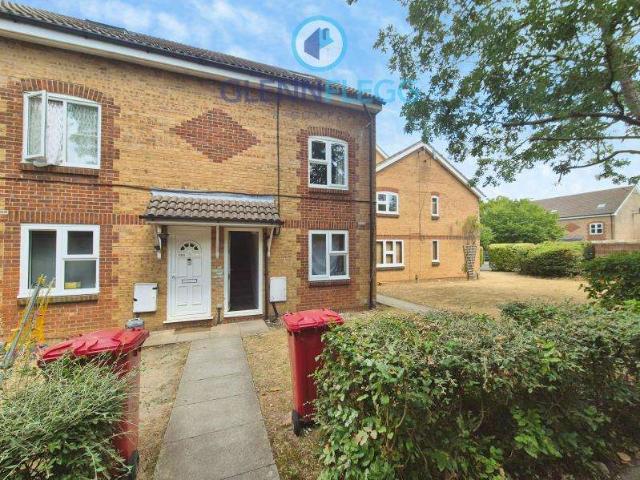 Maisonette for sale in Slough