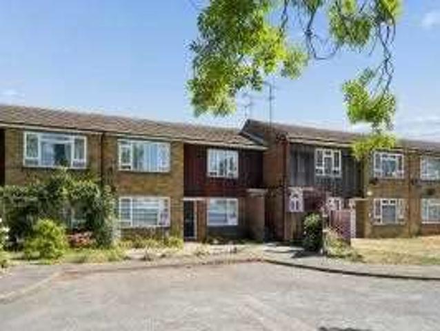 Maisonette for sale in Denham, Higher Denham