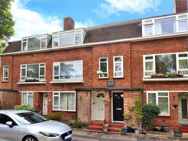 Maisonette for sale in Red Hill, Surrey