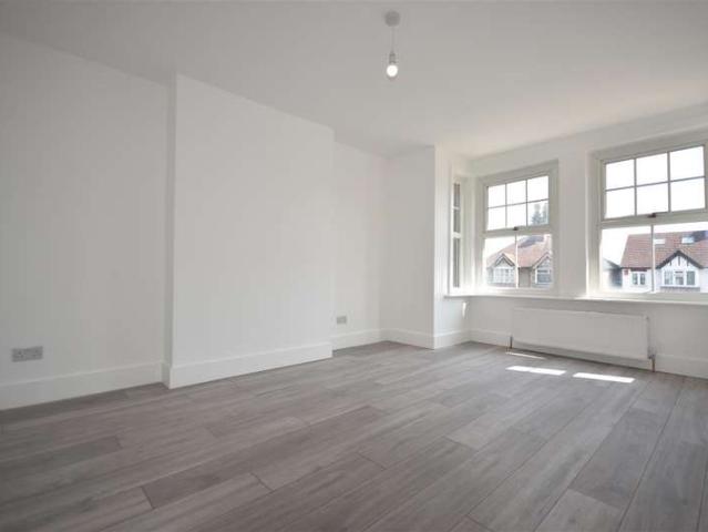 Maisonette for sale in London Borough of Hounslow, Spring Grove