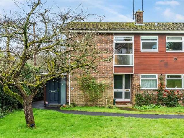 Maisonette for sale in Hillview, Surrey