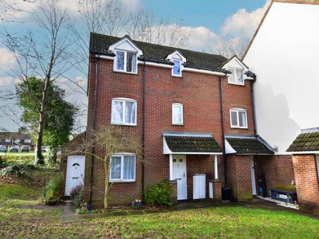 Maisonette for sale in North Watford, Hertfordshire