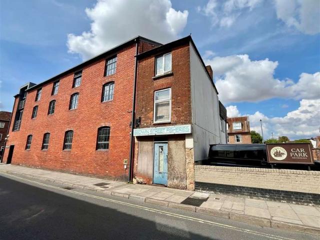 Maisonette for sale in Wyndham Park, Salisbury