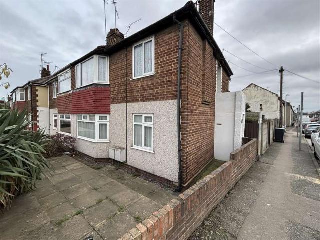 Maisonette for sale in Hamerton, Kent