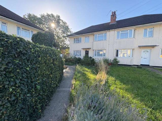 Maisonette for sale in London Borough of Hounslow, Heston