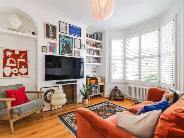 Maisonette for sale in Bellenden, Greater London