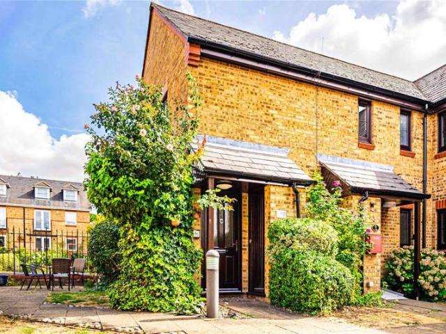 Maisonette for sale in Ashlyns Estate, Dacorum
