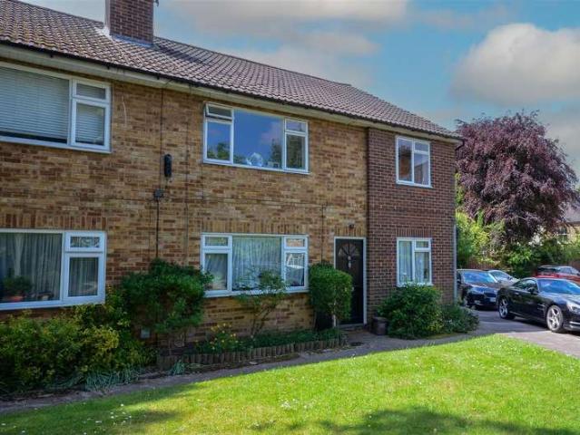 Maisonette for sale in Watford Heath, North Watford