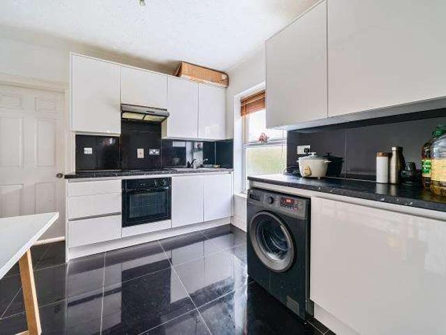 Maisonette for sale in Slough