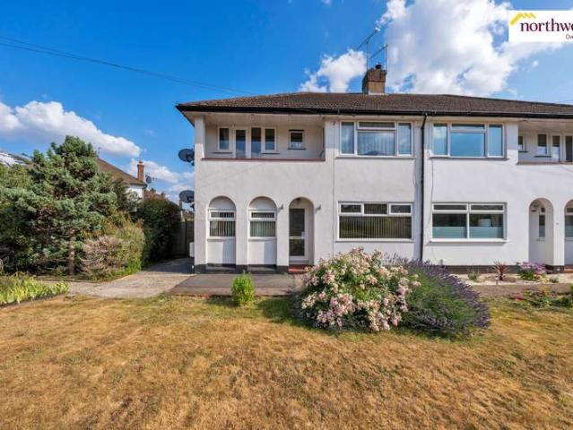 Maisonette for sale in Kingswood, North Watford