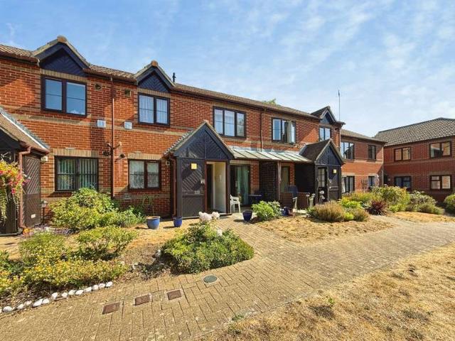 Maisonette for sale in Crowthorne