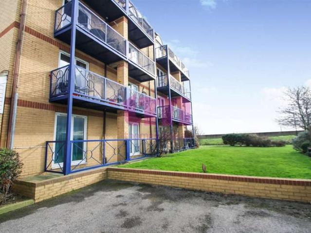 Maisonette for sale in Grays, Essex