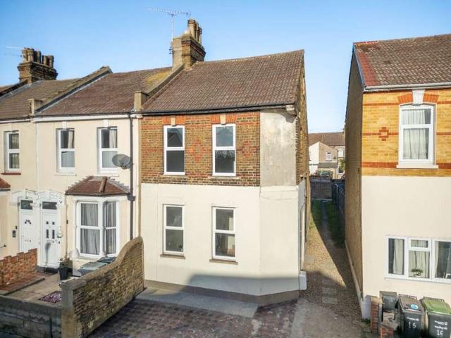Maisonette for sale in Rosherville, Gravesham