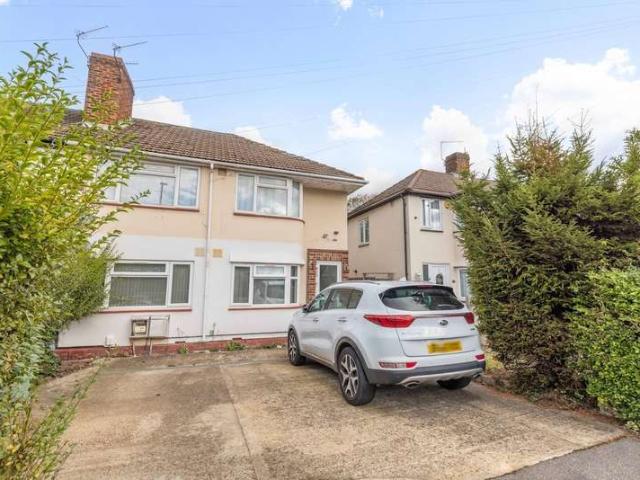 Maisonette for sale in Slough