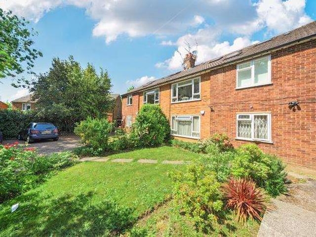 Maisonette for sale in Woodside Park, Greater London