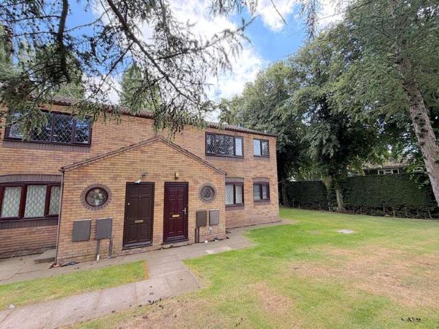 Maisonette for sale in Heath Hayes and Wimblebury, Chadsmoor