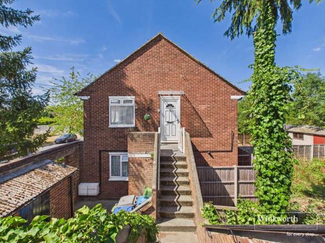 Maisonette for sale in Preston, Greater London
