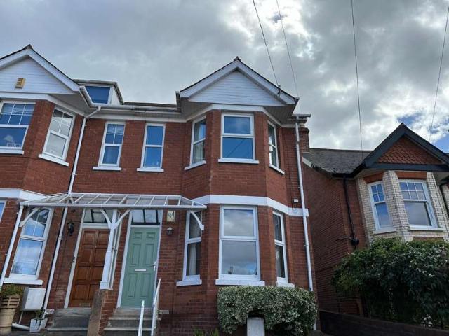 Maisonette for rent in Withycombe, Budlake