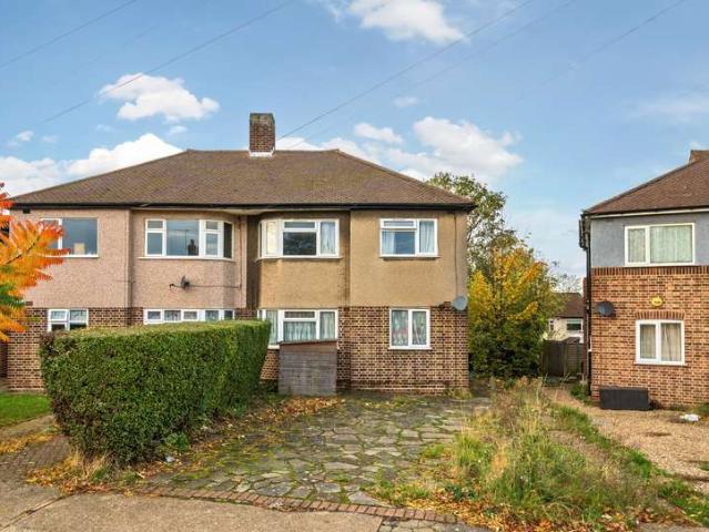 Maisonette for sale in Romford, Havering