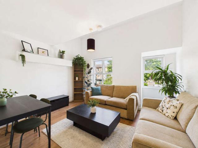 Maisonette for sale in Old Kent Road, Greater London