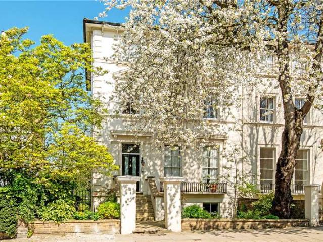 Maisonette for sale in St. John's Wood, Greater London