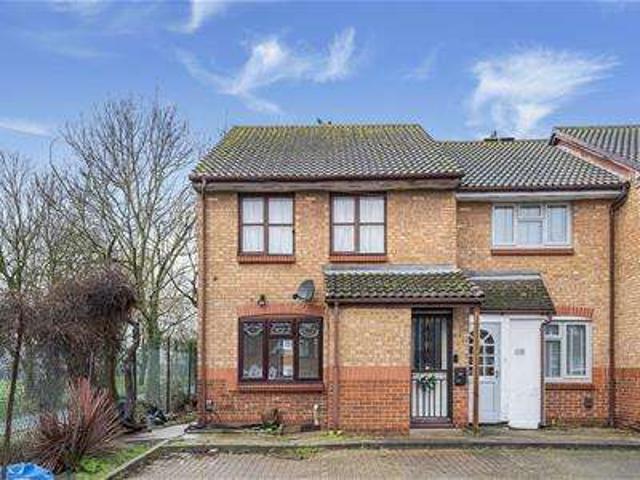 Maisonette for sale in Sudbury, Greater London