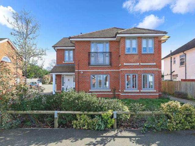 Maisonette for sale in Pachesham Park, Surrey