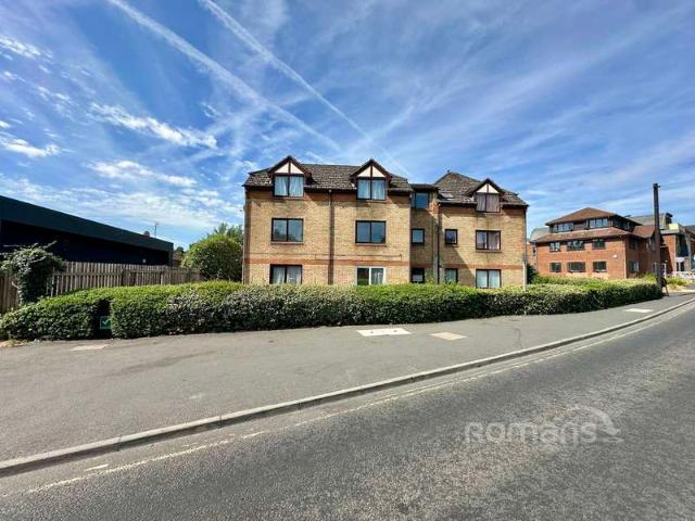 Maisonette for sale in Fleet, Hart