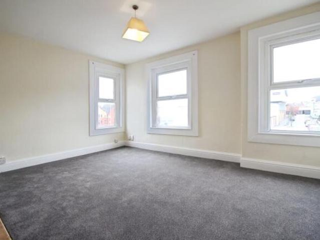 Maisonette for rent in Swindon