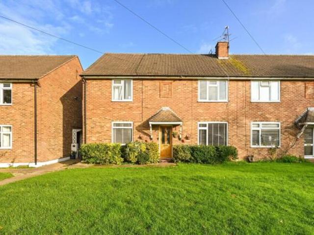 Maisonette for rent in London Borough of Merton, Raynes Park