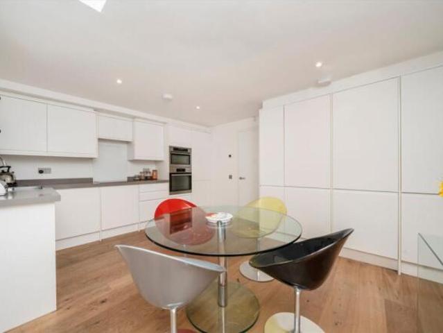 Maisonette for rent in Chiswick, Greater London