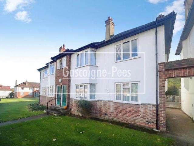 Maisonette for rent in Cheam, Greater London