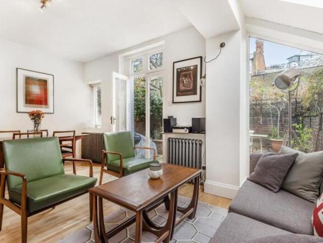 Maisonette for rent in Cat Hill