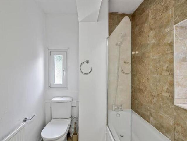 Maisonette for rent in Mortlake, Greater London