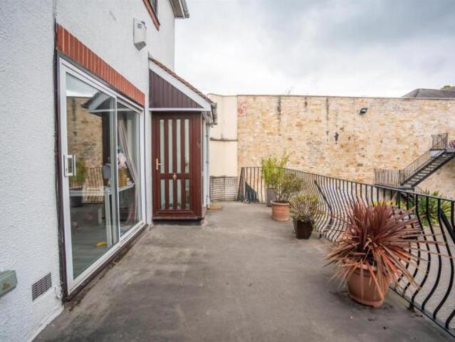 Maisonette for rent