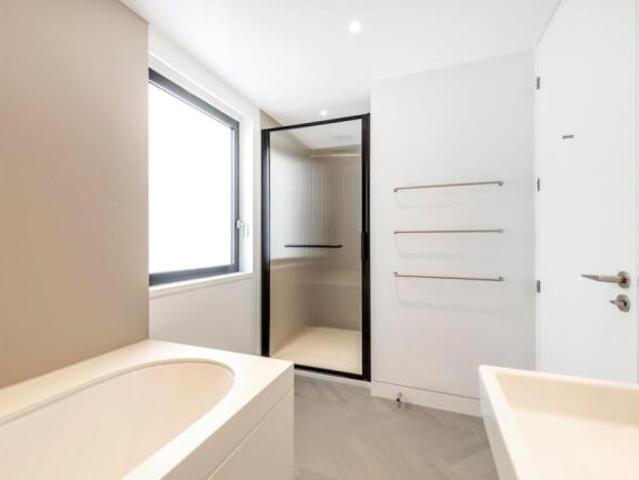 Maisonette for rent in Cat Hill