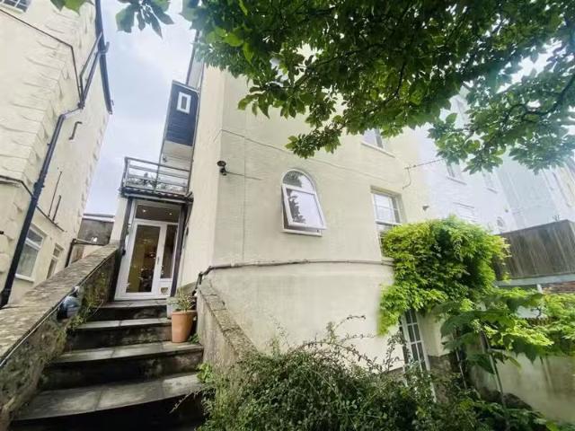 House for rent in Cotham