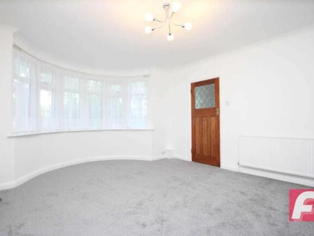 Maisonette for rent in North Watford, Hertfordshire