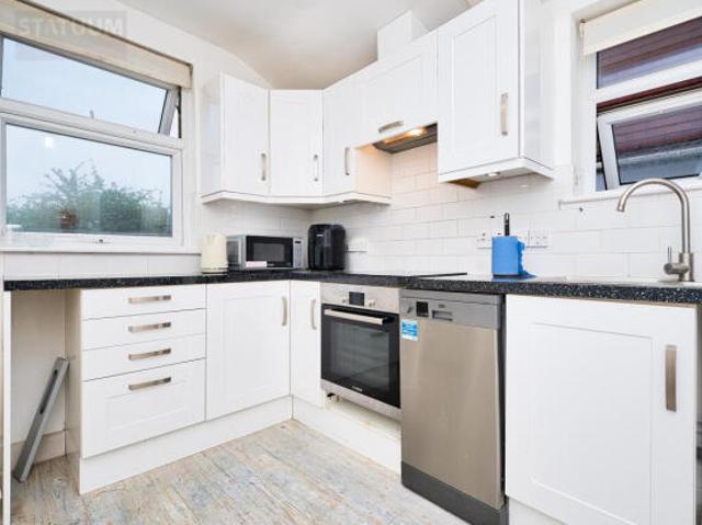 Maisonette for rent in Lyons, Greater London