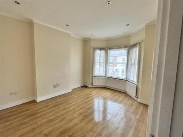 Property for rent in Tooting Graveney, Greater London