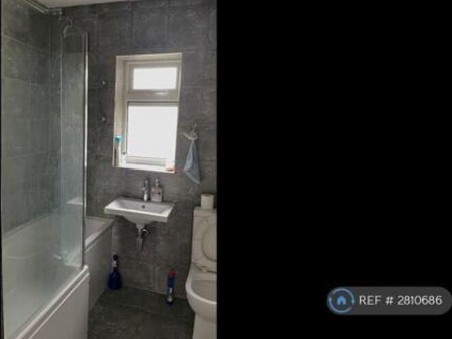Maisonette for rent in Cat Hill, England