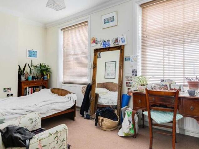 Maisonette for rent in Cat Hill