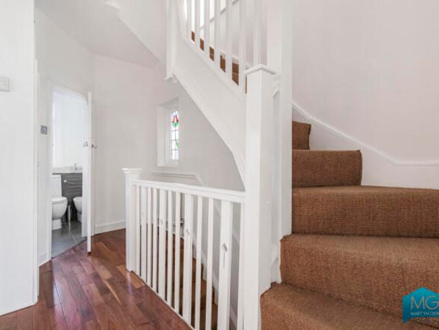 Maisonette for rent in Cat Hill